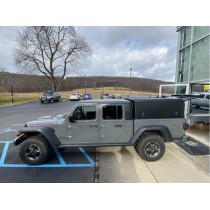 Hardtop Explorer noir Alu-Cab Jeep Gladiator 2019+ robuste et étanche